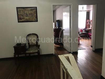 Casa de 5 alcobas en venta en Quinta Paredes, Bogotá, 269 m² · foto 18 de 20