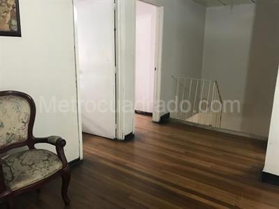 Casa de 5 alcobas en venta en Quinta Paredes, Bogotá, 269 m² · foto 19 de 20