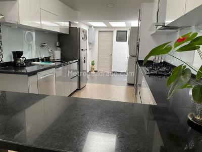 Casa de 4 alcobas en venta en Niza Cordoba, Bogotá, 180 m² · foto 8 de 20