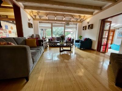 Casa de 4 alcobas en venta en Calatrava, Bogotá, 296 m² · foto 2 de 20