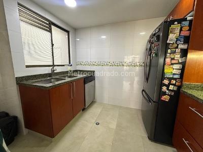 Apartamento en venta en Lagos De Cordoba, Bogotá · foto 6 de 20
