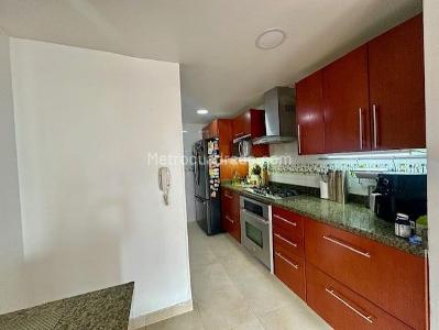 Apartamento en venta en Lagos De Cordoba, Bogotá · foto 8 de 20
