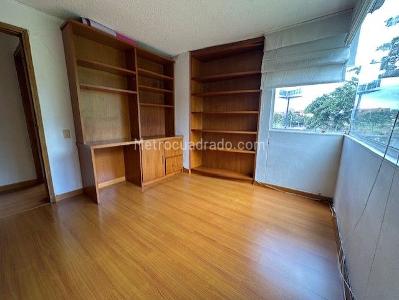 Apartamento de 3 alcobas en venta en Villa Calasanz, Bogotá, 93 m² · foto 10 de 20