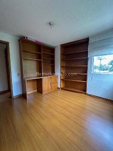 Apartamento de 3 alcobas en venta en Villa Calasanz, Bogotá, 93 m² · foto 14 de 20