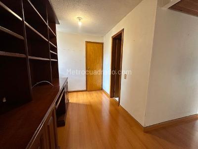 Apartamento de 3 alcobas en venta en Villa Calasanz, Bogotá, 93 m² · foto 7 de 20