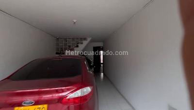 Casa en venta en La Estrada, Bogotá · foto 2 de 17