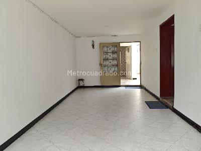 Casa de 5 alcobas en venta en Galan, Bogotá, 374 m² · foto 2 de 20