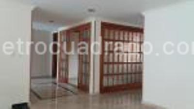 Casa de 3 alcobas en venta en San Jose De Bavaria, Bogotá, 180 m² · foto 3 de 20