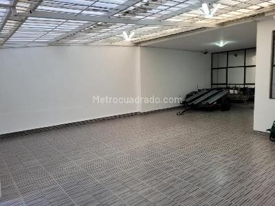 Casa en venta en Santa Barbara Central, Bogotá · foto 2 de 20