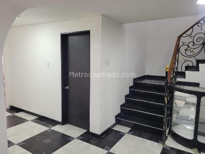 Casa en venta en Santa Barbara Central, Bogotá · foto 3 de 20