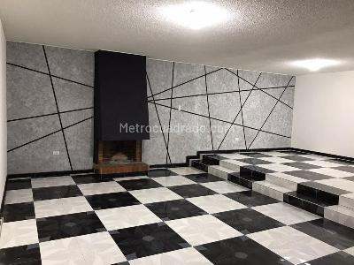 Casa en venta en Santa Barbara Central, Bogotá · foto 9 de 20
