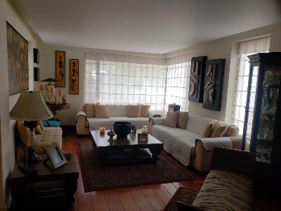 Casa de 5 alcobas en venta en San Jose De Bavaria, Bogotá, 452 m² · foto 2 de 20