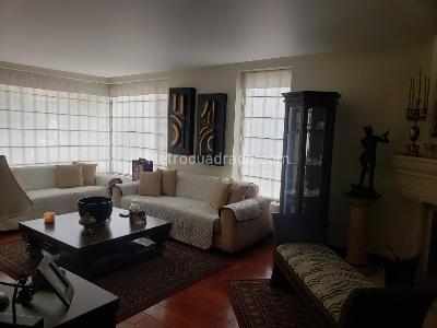 Casa de 5 alcobas en venta en San Jose De Bavaria, Bogotá, 452 m² · foto 3 de 20