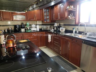 Casa de 5 alcobas en venta en San Jose De Bavaria, Bogotá, 452 m² · foto 12 de 20