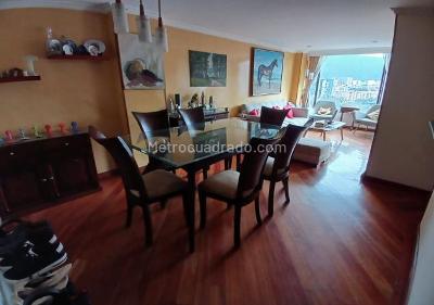 Apartamento de 3 alcobas en venta en Verbenal, Bogotá, 82 m² · foto 2 de 17