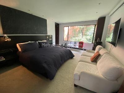 Apartamento de 3 alcobas en venta en El Refugio I, Bogotá, 477 m² · foto 7 de 20