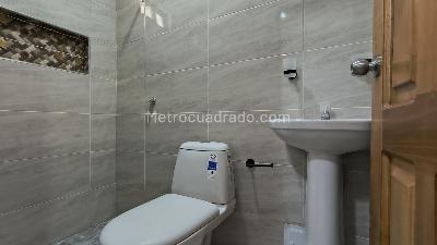 Casa de 5 alcobas en arriendo en Crespo, Cartagena, 260 m² · foto 13 de 20