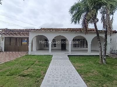 Casa de 4 alcobas en arriendo en Barrio Costa De Oro, Montería, 285 m² · foto 3 de 20