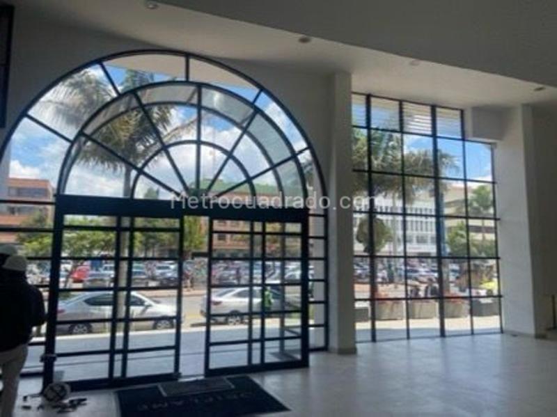 Local Comercial en Arriendo, SANTA BARBARA OCCIDENTAL, Bogotá D.C. - Más