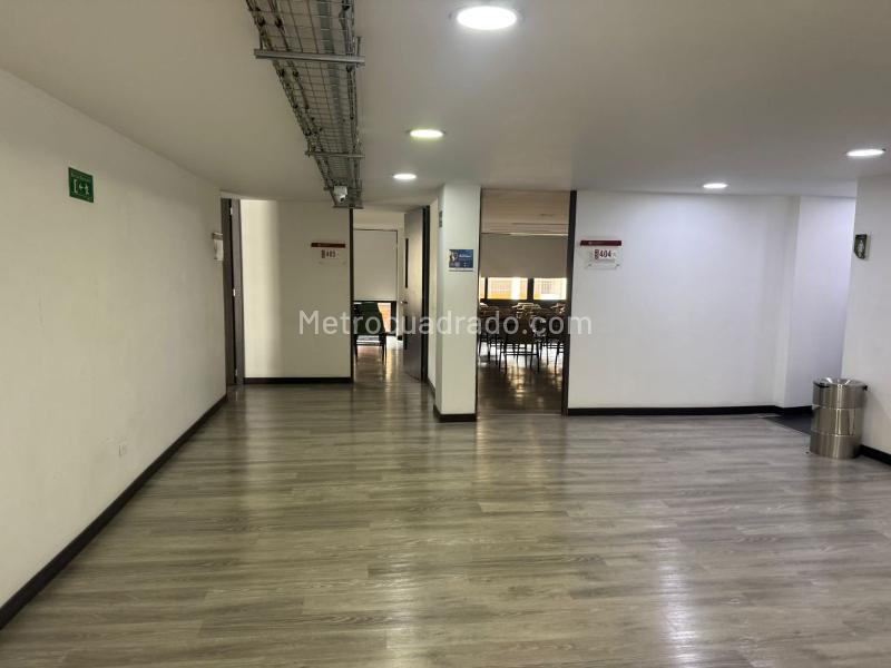 Edificio de Oficinas en Arriendo, LAS NIEVES, Bogotá D.C. - Więcej