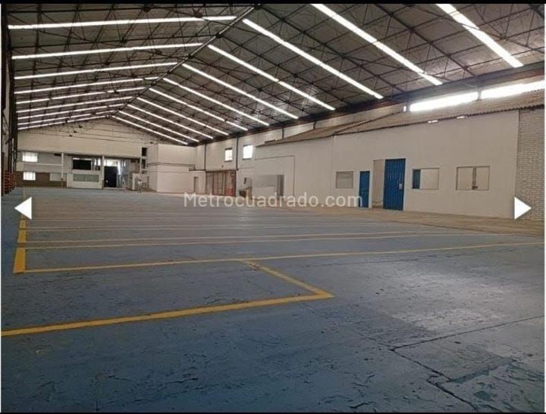 Bodega en Arriendo, MONTEVIDEO, Bogotá D.C. - Más