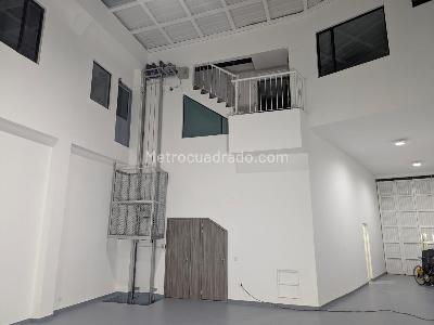 Warehouse for rent in GORGONZOLA, Bogotá