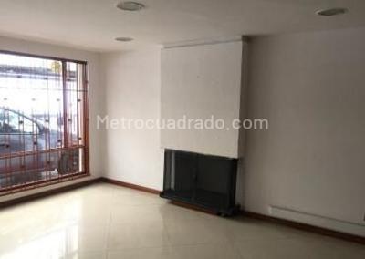 Casa de 5 alcobas en arriendo en La Castellana, Bogotá, 350 m² · foto 13 de 15