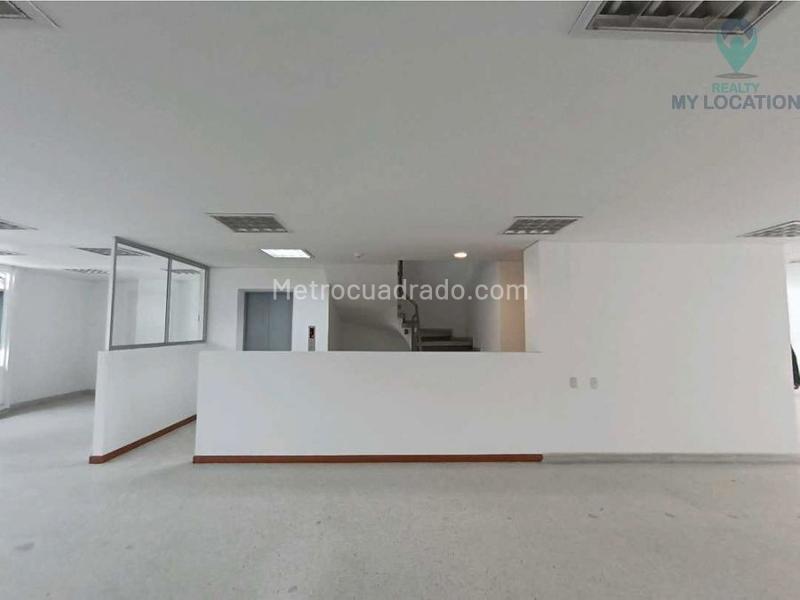 Edificio de Oficinas en Venta, TOBERIN SANTA MONICA, Bogotá D.C. - Más