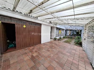 Casa de 5 alcobas en venta en La Castellana, Bogotá, 308 m² · foto 16 de 20