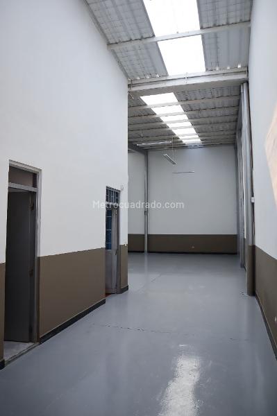 Bodega en Arriendo, LOS ALCAZARES, Bogotá D.C. - Vista 2