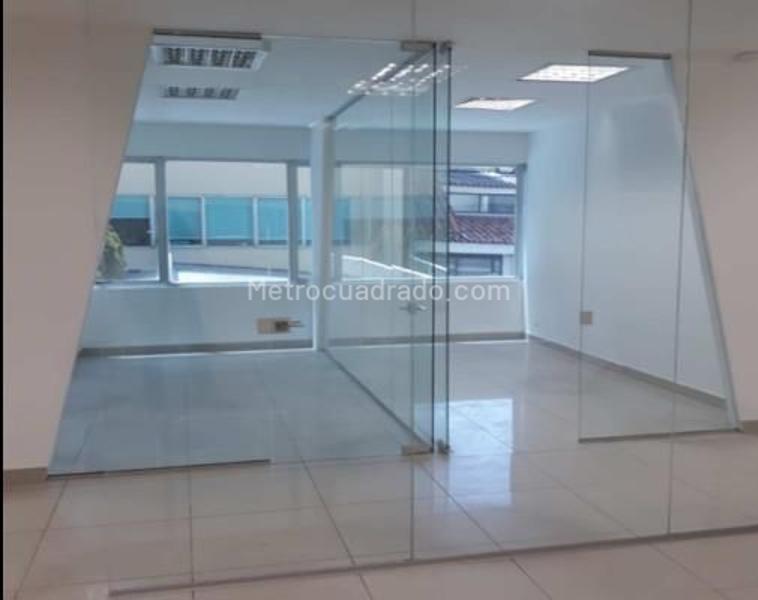 Oficina en Arriendo, CHICO NORTE, Bogotá D.C. - Más