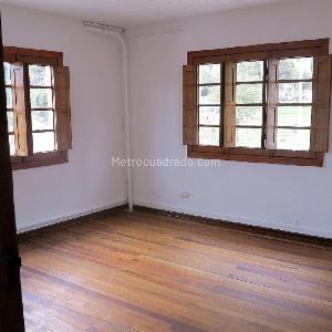 Casa de 5 alcobas en venta en Bosque Izquierdo, Bogotá, 234 m² · foto 3 de 14