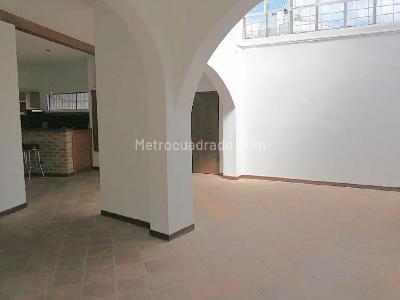 Casa de 5 alcobas en venta en Bosque Izquierdo, Bogotá, 234 m² · foto 9 de 14