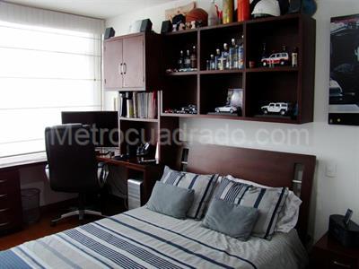 Apartamento de 3 alcobas en venta en Los Cedros, Bogotá, 230 m² · foto 11 de 17
