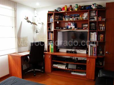 Apartamento de 3 alcobas en venta en Los Cedros, Bogotá, 230 m² · foto 8 de 17