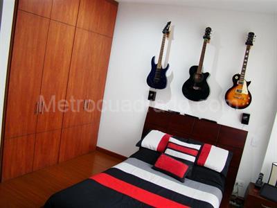 Apartamento de 3 alcobas en venta en Los Cedros, Bogotá, 230 m² · foto 9 de 17