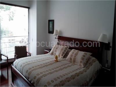 Apartamento de 3 alcobas en venta en El Refugio, Bogotá, 190 m² · foto 4 de 6