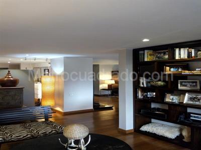 Apartamento de 3 alcobas en venta en Chico Nogal, Bogotá, 287 m² · foto 3 de 20