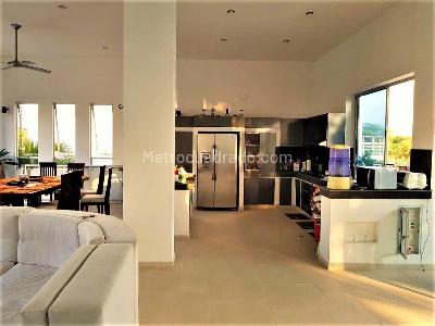 Casa de 5 alcobas en venta en El Peñón, Girardot, 700 m² · foto 4 de 15