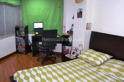Apartamento de 3 alcobas en venta en Santa Barbara Occidental, Bogotá, 178 m² · foto 2 de 12