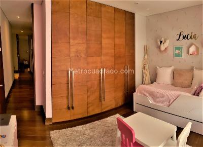Apartamento de 3 alcobas en venta en Chico Norte, Bogotá, 165 m² · foto 6 de 16