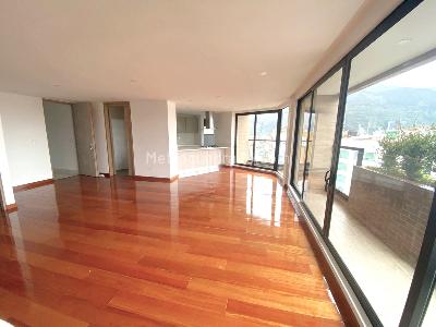 Apartamento de 4 alcobas en venta en Santa Paula Santa Barbara, Bogotá, 178 m² · foto 2 de 15