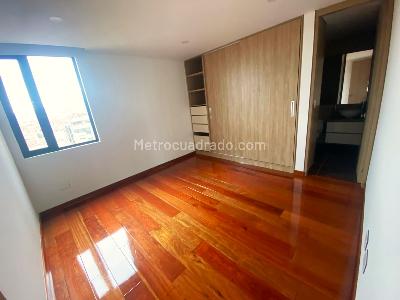 Apartamento de 4 alcobas en venta en Santa Paula Santa Barbara, Bogotá, 178 m² · foto 9 de 15