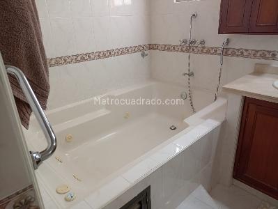 Apartamento de 5 alcobas en venta en La Esperanza Norte, Bogotá, 265 m² · foto 18 de 18
