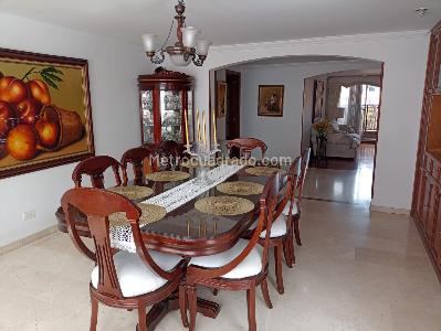 Apartamento de 5 alcobas en venta en La Esperanza Norte, Bogotá, 265 m² · foto 3 de 18