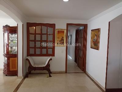 Apartamento de 5 alcobas en venta en La Esperanza Norte, Bogotá, 265 m² · foto 4 de 18