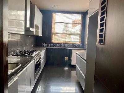 Apartamento de 3 alcobas en venta en Altos Del Retiro, Bogotá, 190 m² · foto 10 de 10