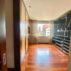 Apartamento de 3 alcobas en venta en Altos Del Retiro, Bogotá, 190 m² · foto 5 de 10