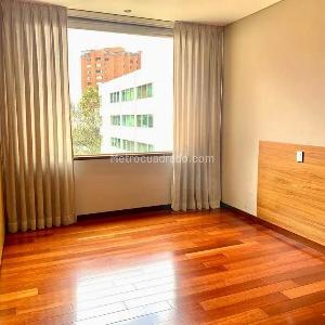 Apartamento de 3 alcobas en venta en Altos Del Retiro, Bogotá, 190 m² · foto 6 de 10