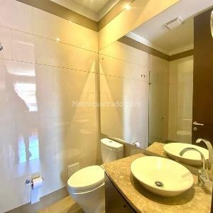 Apartamento de 3 alcobas en venta en Altos Del Retiro, Bogotá, 190 m² · foto 9 de 10